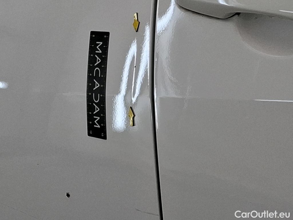  Toyota  Yaris TOYOTA  Hybride / 2019 / 5P / Berline Hybride 116h Dynamic Business Beyond Zer #2