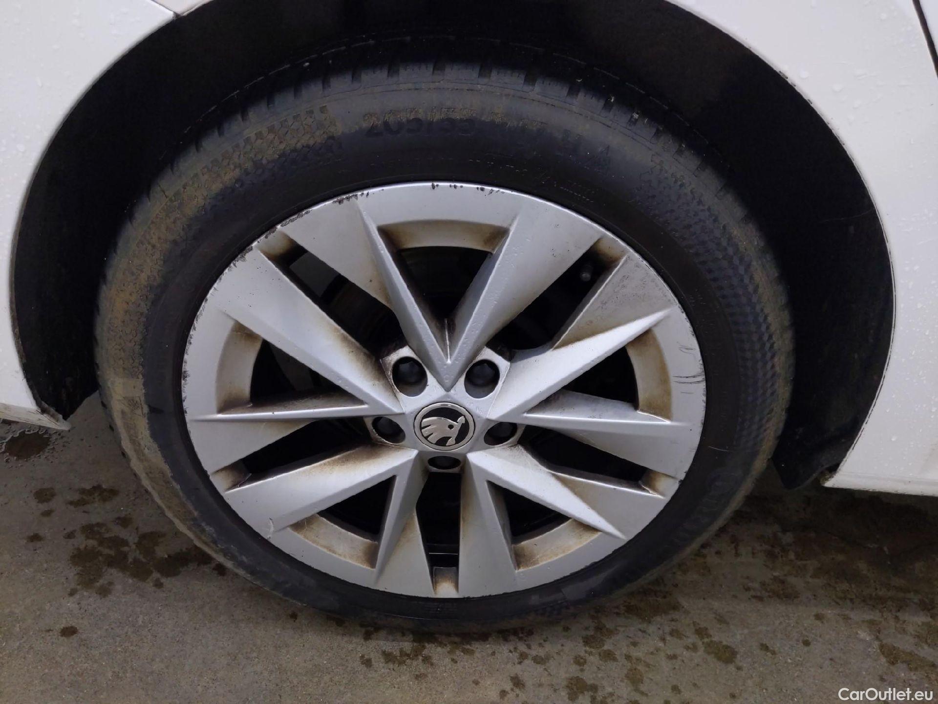  Skoda  Octavia  Break Style 2.0 TDI 150CV BVA7 E6d #7