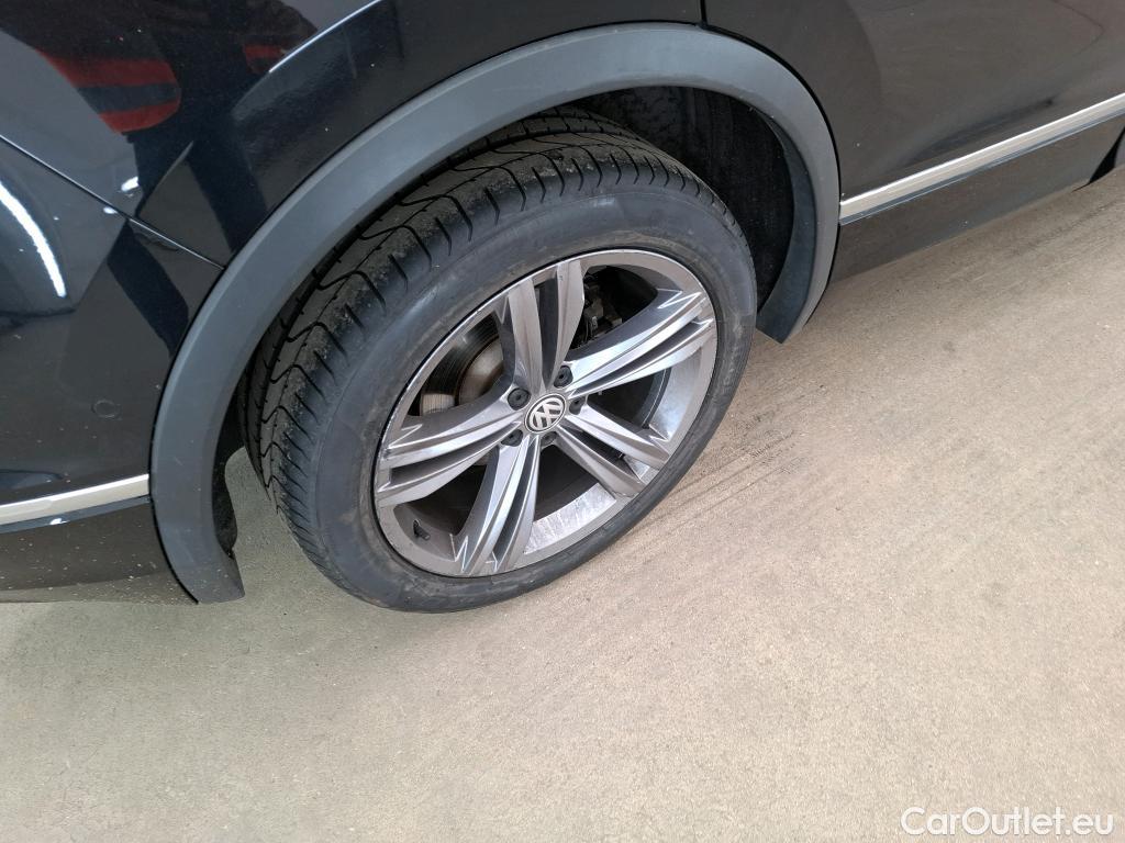  Volkswagen  Tiguan VOLKSWAGEN  5p SUV 20 TDI 150 DSG7 Carat Exclusive #9