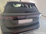  Volkswagen  Tiguan VOLKSWAGEN  / 2023 / 5P / SUV 2.0 TDI 110KW SCR EVO R-LINE DSG #33