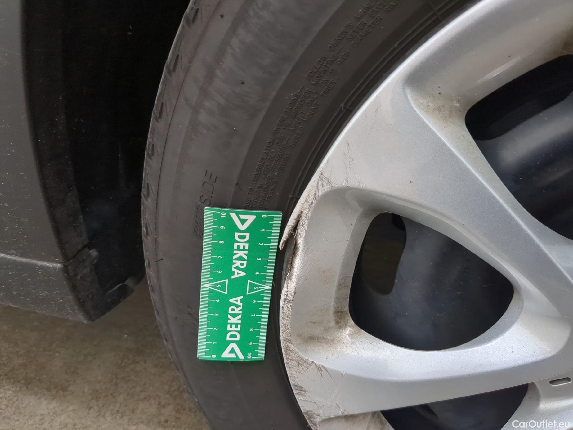  Citroen  C3  Feel Business 1.2 PureTech 80CV BVM5 E6d #2