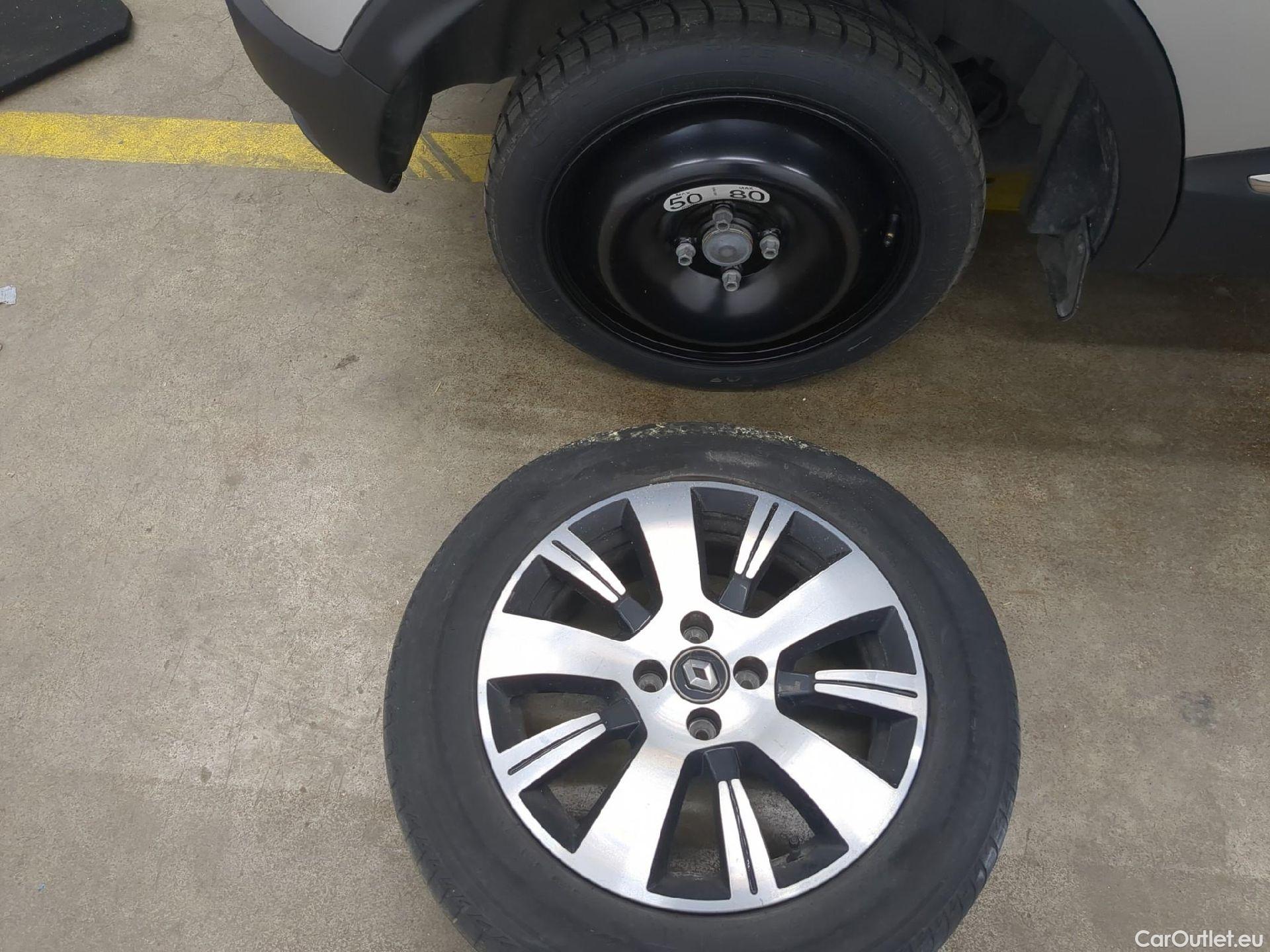  Renault  Captur  Business 0.9 TCe 90CV BVM5 E6 #11