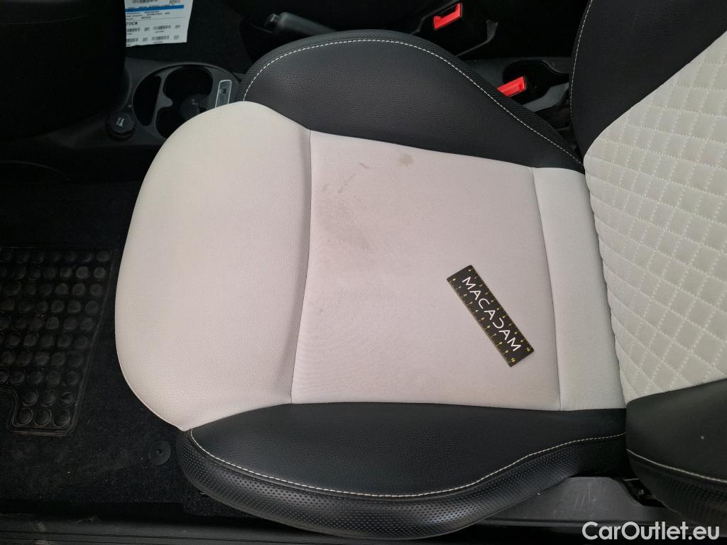  Fiat  500 FIAT  2015 3P Berline Hybrid 1.0 BSG 70 ch Dolcevita #17