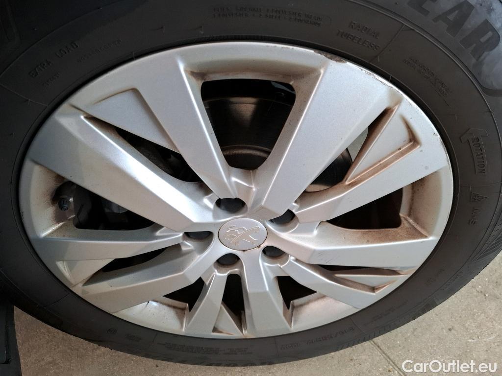  Peugeot  3008  Active Pack 1.5 HDi 130CV BVA8 E6d #21