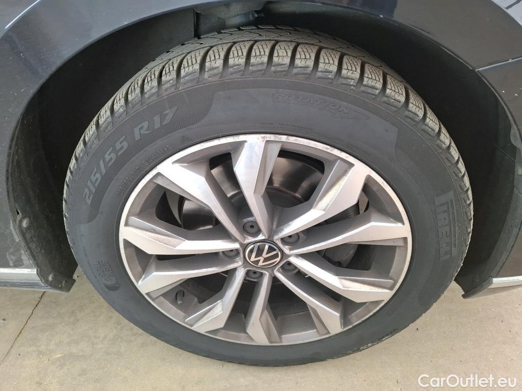  Volkswagen  Passat VOLKSWAGEN  SW / 2019 / 5P / Break 2.0 TDI 150 SCR DSG7 SW ELEGANCE #65
