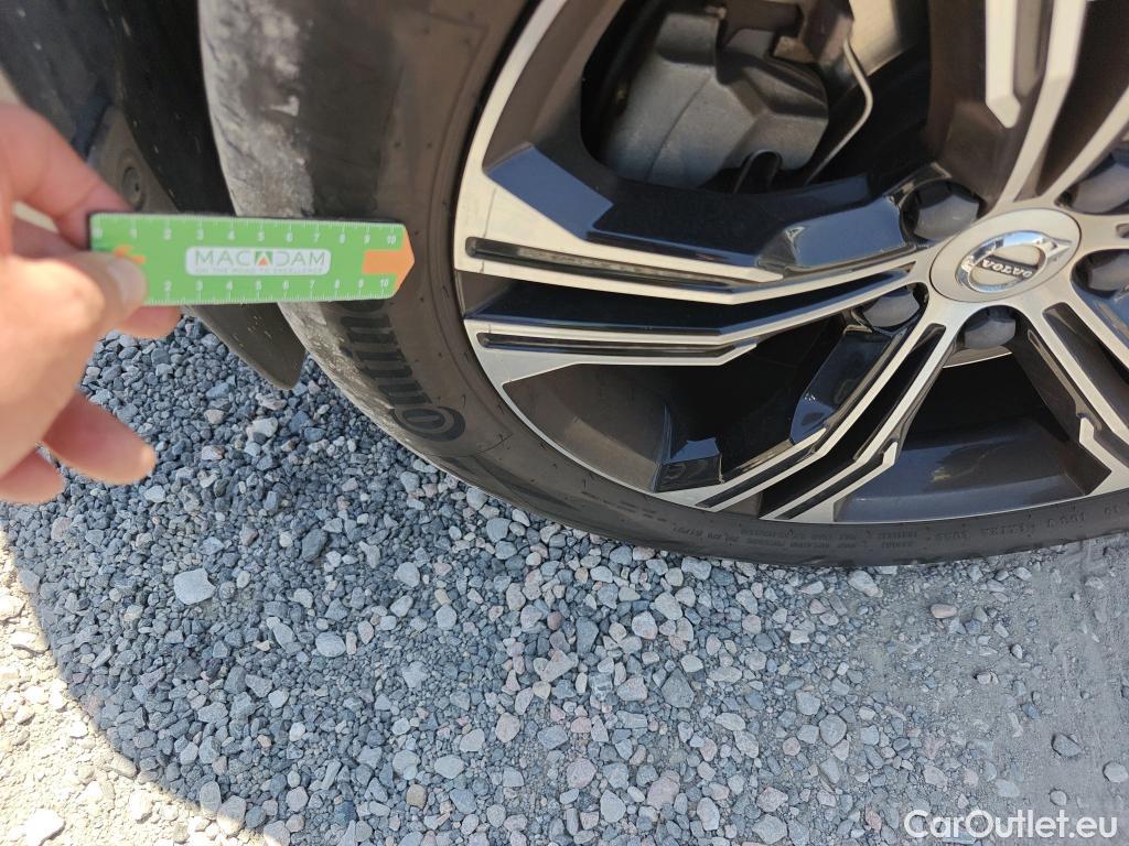  Volvo  XC 40 VOLVO XC40 / 2017 / 5P / todoterreno 1.5 T4 Twin Recharge Inscription Auto #4