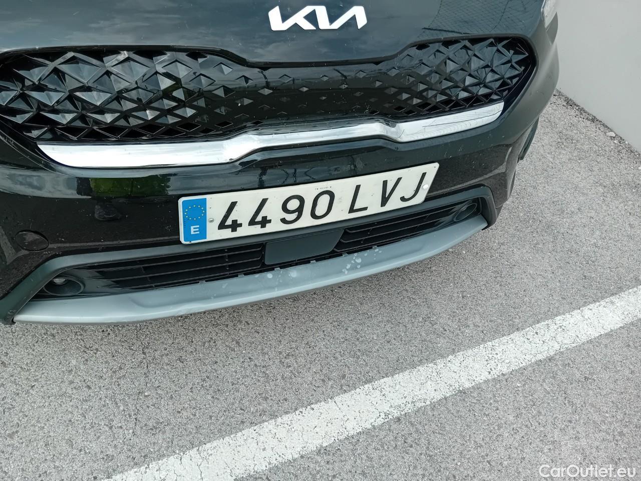 KIA  Niro KIA  / 2019 / 5P / crossover 1.6 GDi HEV 104kW (141CV) Drive #14