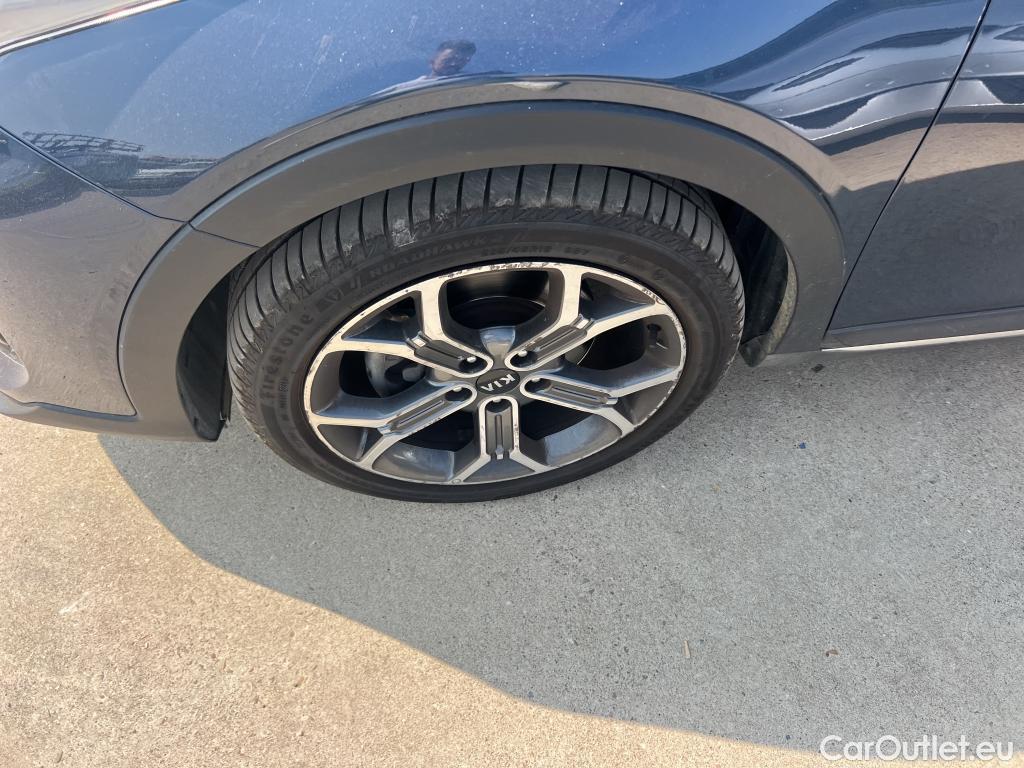  KIA  XCeed KIA  / 2019 / 5P / berlina con portón 1.6 CRDi Tech 100kW (136CV) DCT #5