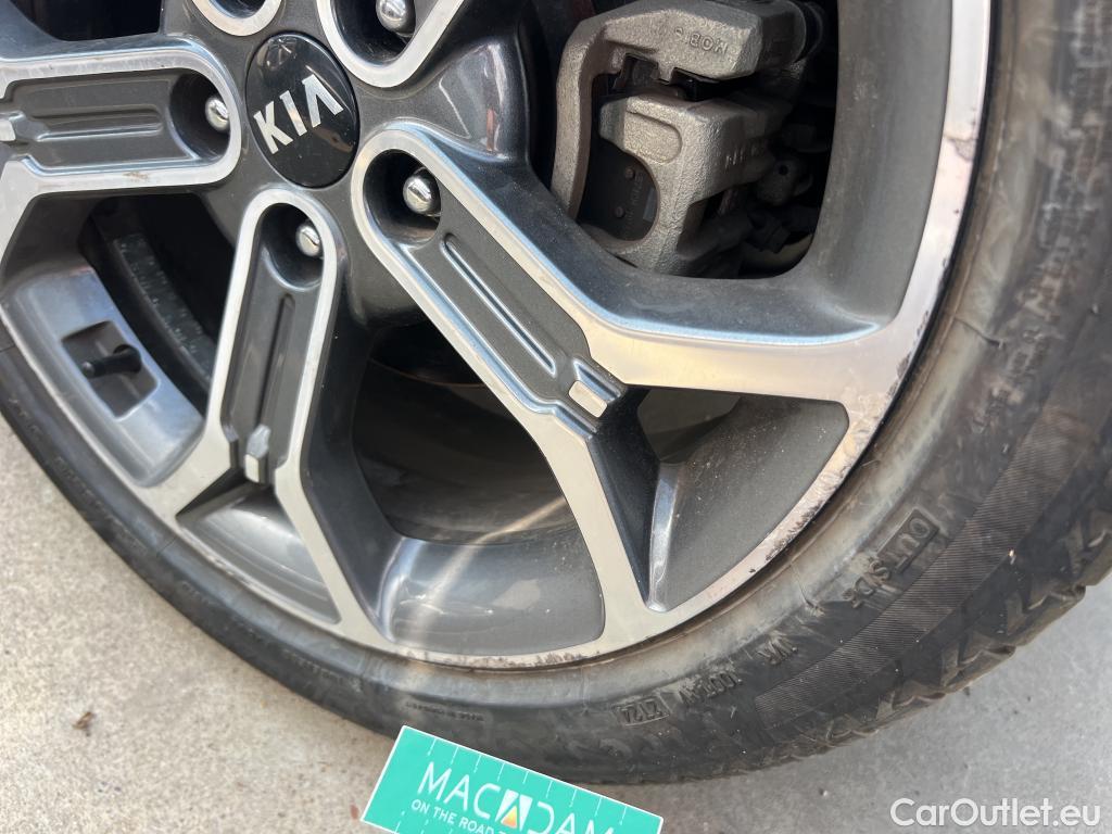  KIA  XCeed KIA  / 2019 / 5P / berlina con portón 1.6 CRDi Tech 100kW (136CV) DCT #4