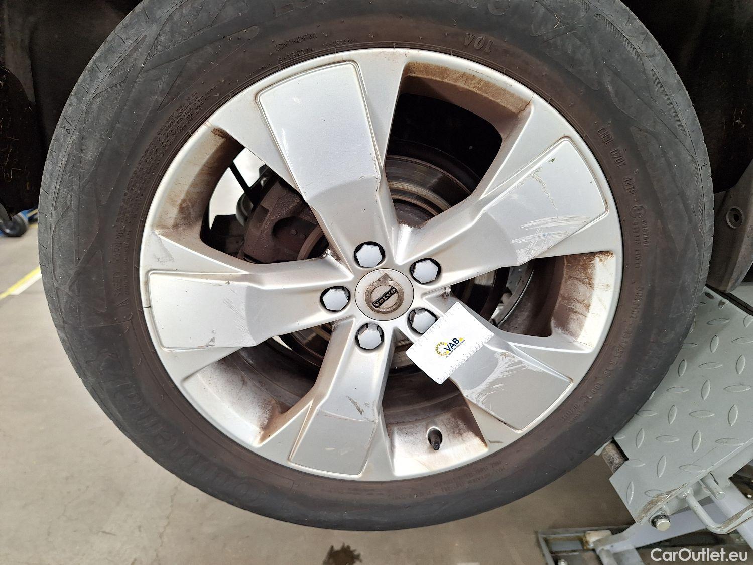  Volvo  XC 40 Volvo, XC40 '17, Volvo XC40 D3 Geartronic Momentum Pro 5d #26