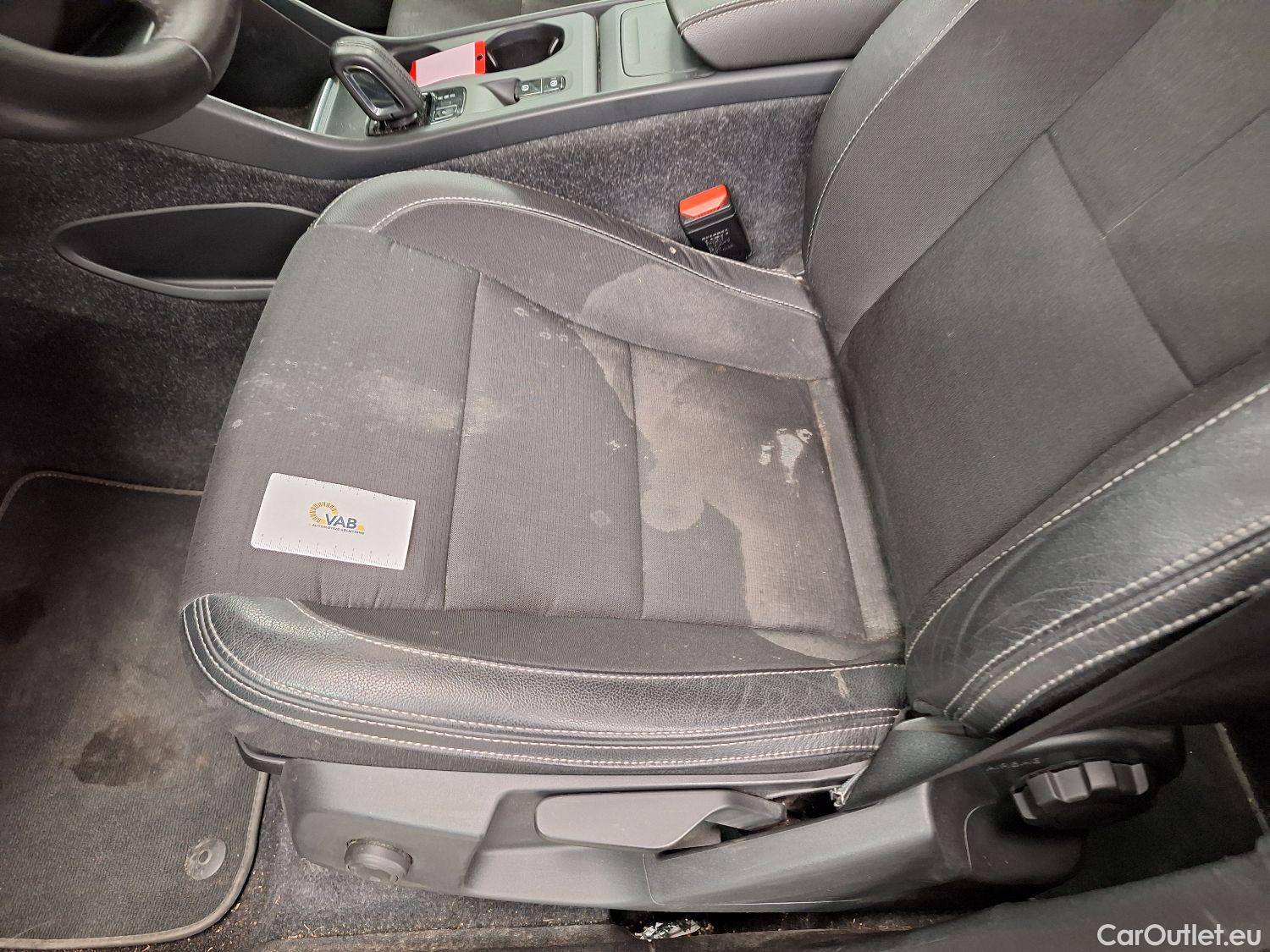  Volvo  XC 40 Volvo, XC40 '17, Volvo XC40 D3 Geartronic Momentum Pro 5d #41