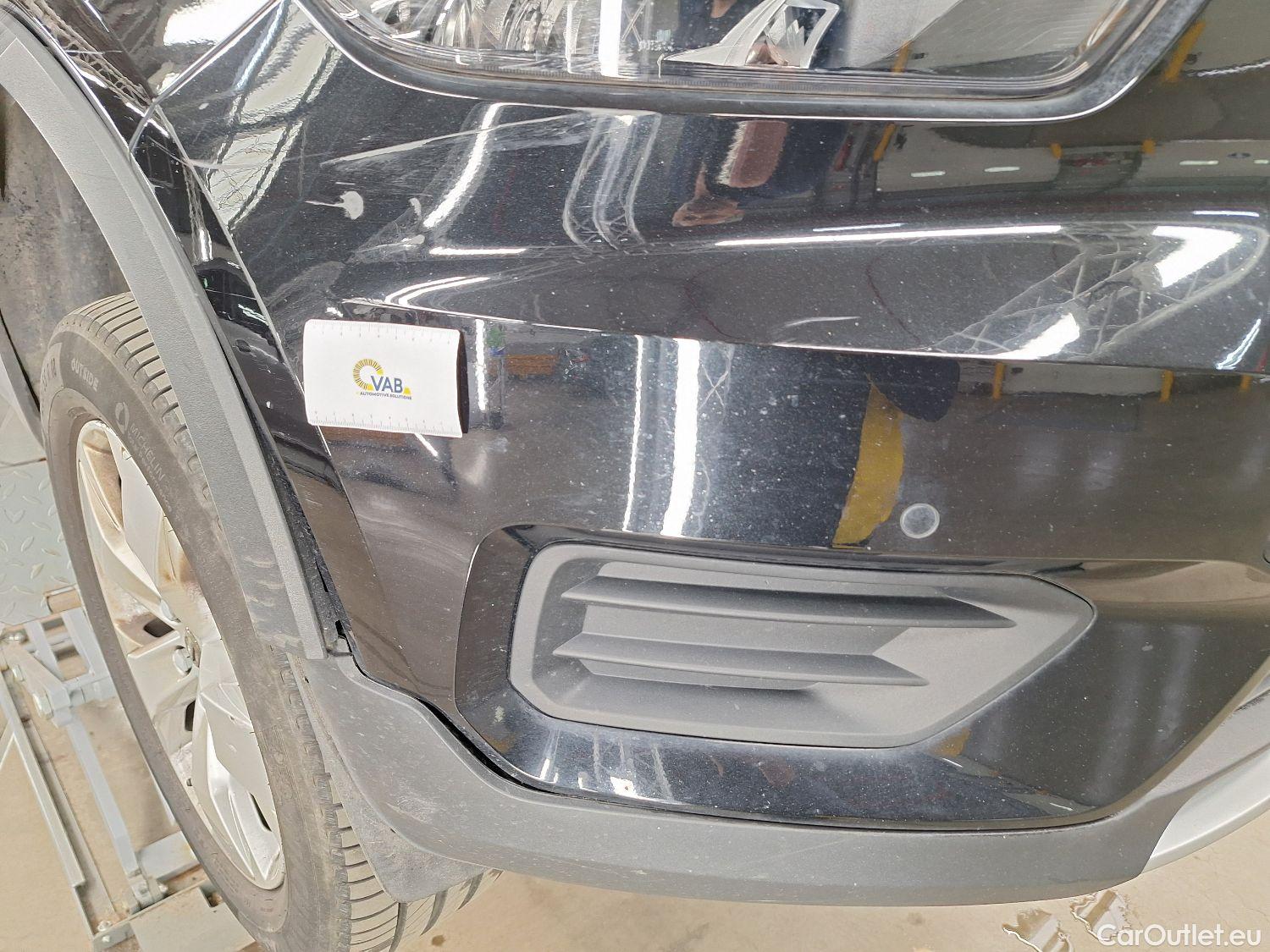  Volvo  XC 40 Volvo, XC40 '17, Volvo XC40 D3 Geartronic Momentum Pro 5d #4