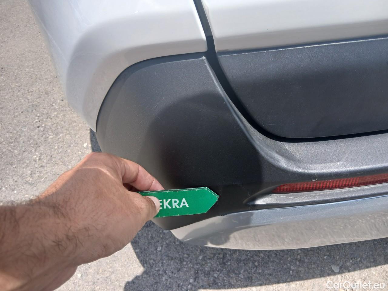  Toyota  RAV4 TOYOTA  / 2018 / 5P / todoterreno 2.5l 220H Advance #24