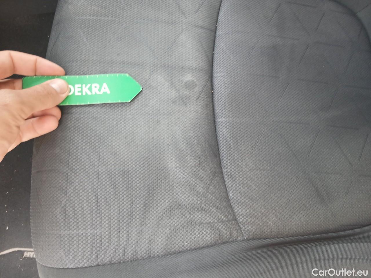  Toyota  RAV4 TOYOTA  / 2018 / 5P / todoterreno 2.5l 220H Advance #3