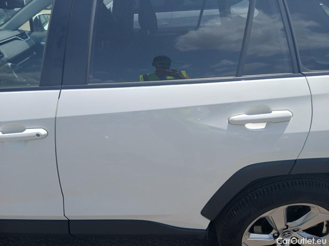  Toyota  RAV4 TOYOTA  / 2018 / 5P / todoterreno 2.5l 220H Advance #17