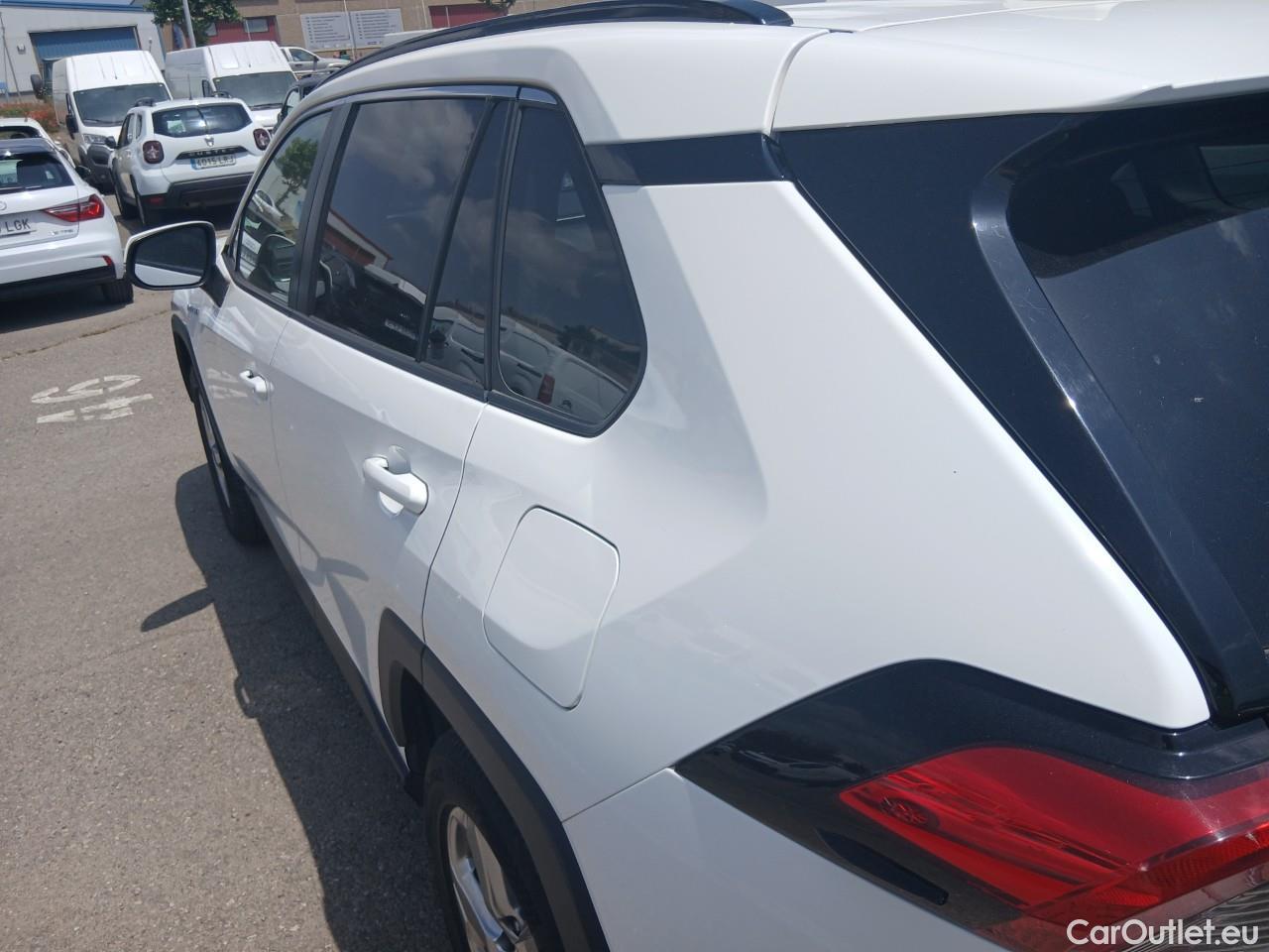  Toyota  RAV4 TOYOTA  / 2018 / 5P / todoterreno 2.5l 220H Advance #20