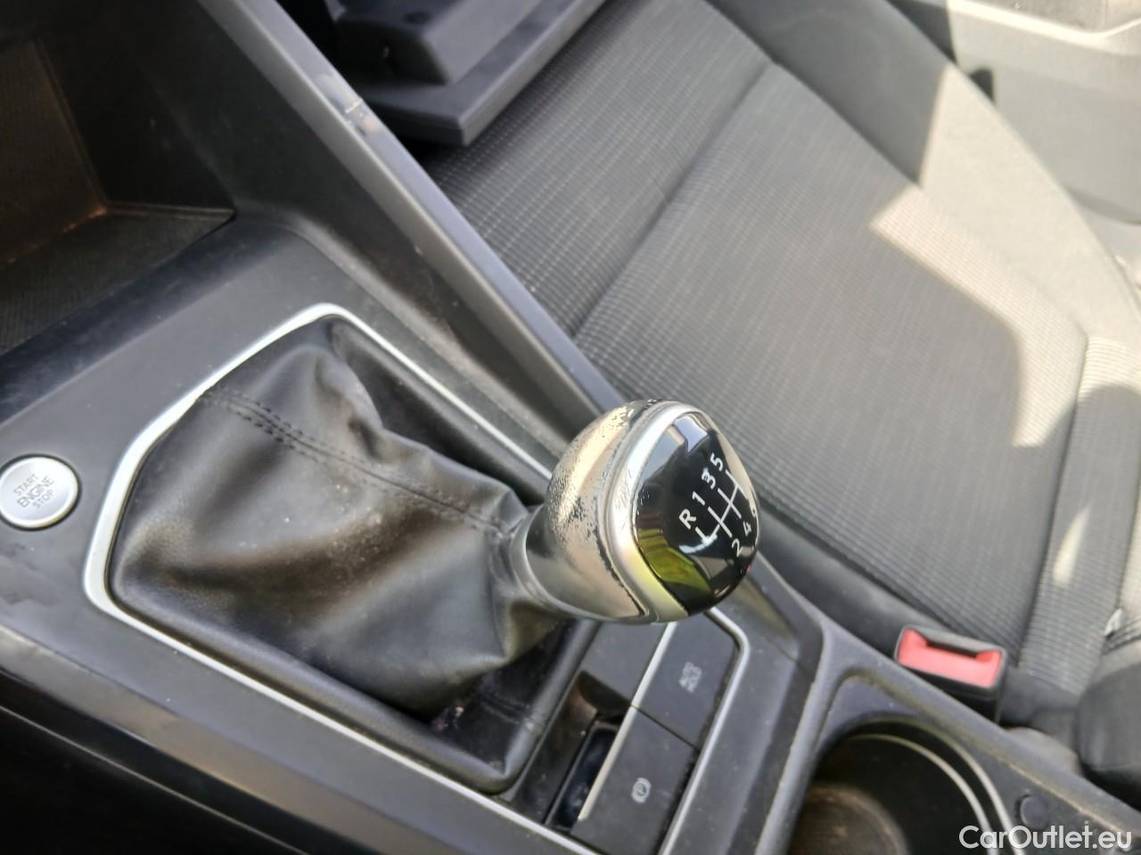  Volkswagen  Golf  VIII Berlina 1.0 TSI 110CV E6d #2