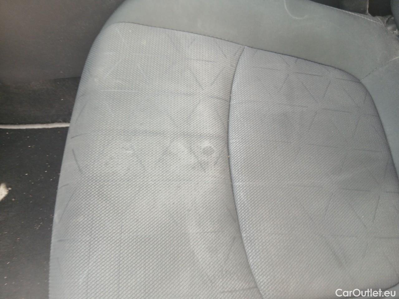  Toyota  RAV4 TOYOTA  / 2018 / 5P / todoterreno 2.5l 220H Advance #4