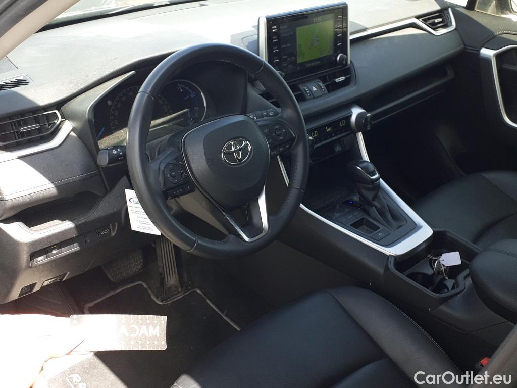  Toyota  RAV4 TOYOTA  / 2018 / 5P / todoterreno 2.5l 220H Advance Plus #31