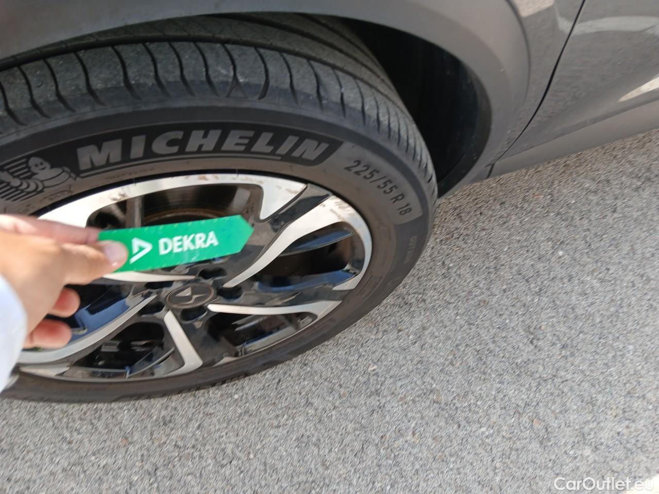  DS  DS7 DS DS 7 Crossback / 2017 / 5P / todoterreno BlueHDi DE 96kW (130CV) Auto. BASTILLE (AC2) #3