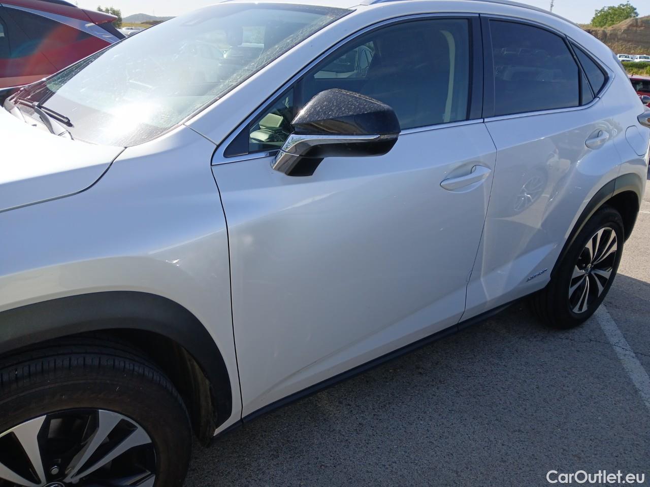  Lexus  NX LEXUS  / 2017 / 5P / todoterreno 2.5 300h Premium 2WD #9