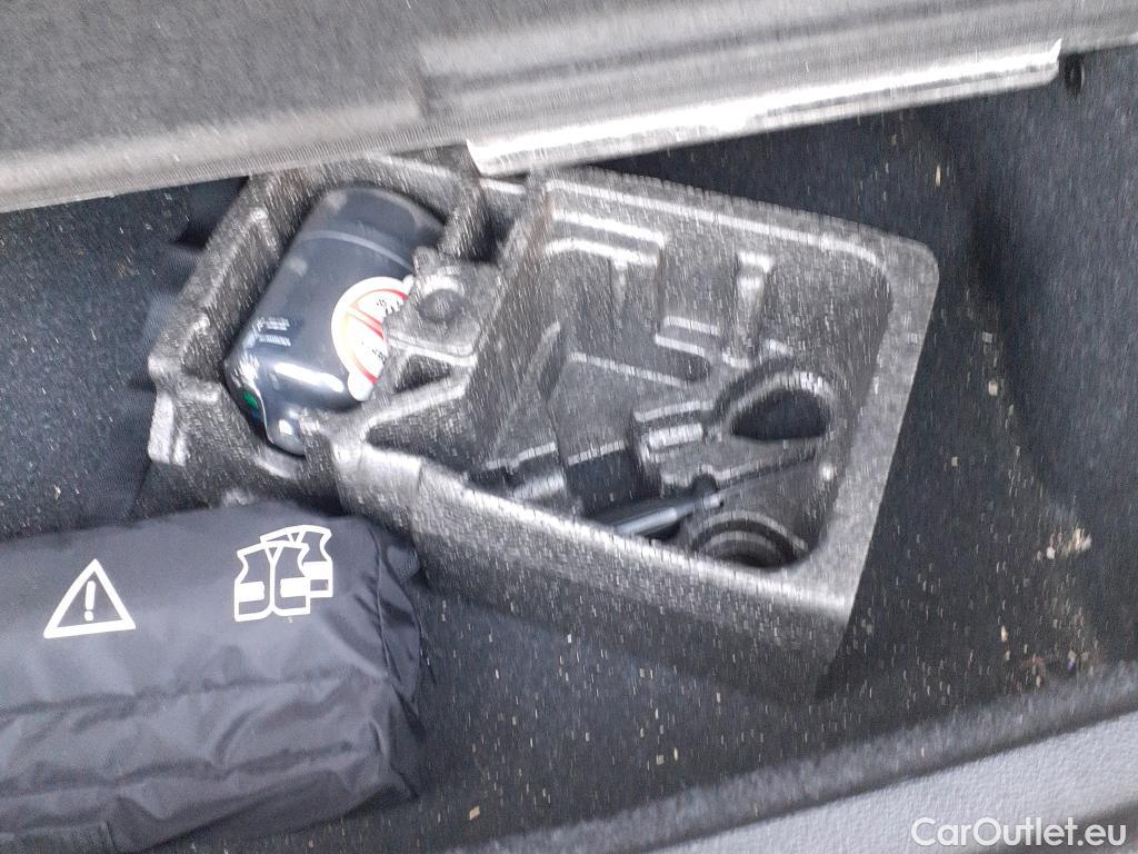  Bmw  X1 BMW  / 2019 / 5P / todoterreno sDrive16d Business #16