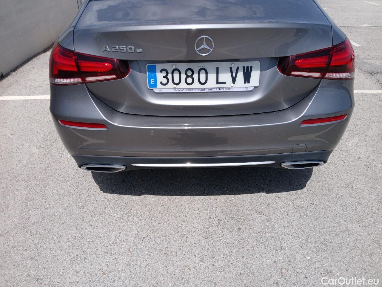  Mercedes  A-Klasse Clase A A 250 e (177.186) 1.3 215CV E6d #14