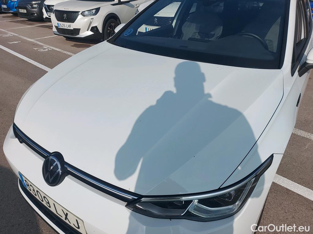  Volkswagen  Golf  VIII Variant R-Line 2.0 TDI 150CV E6d #3