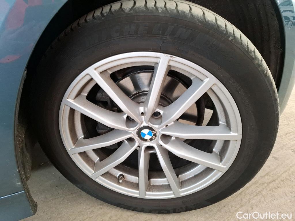  Bmw  Serie 3 BMW Série 3 Touring / 2018 / 5P / Break 318d 150ch Business Design BVA8 #2