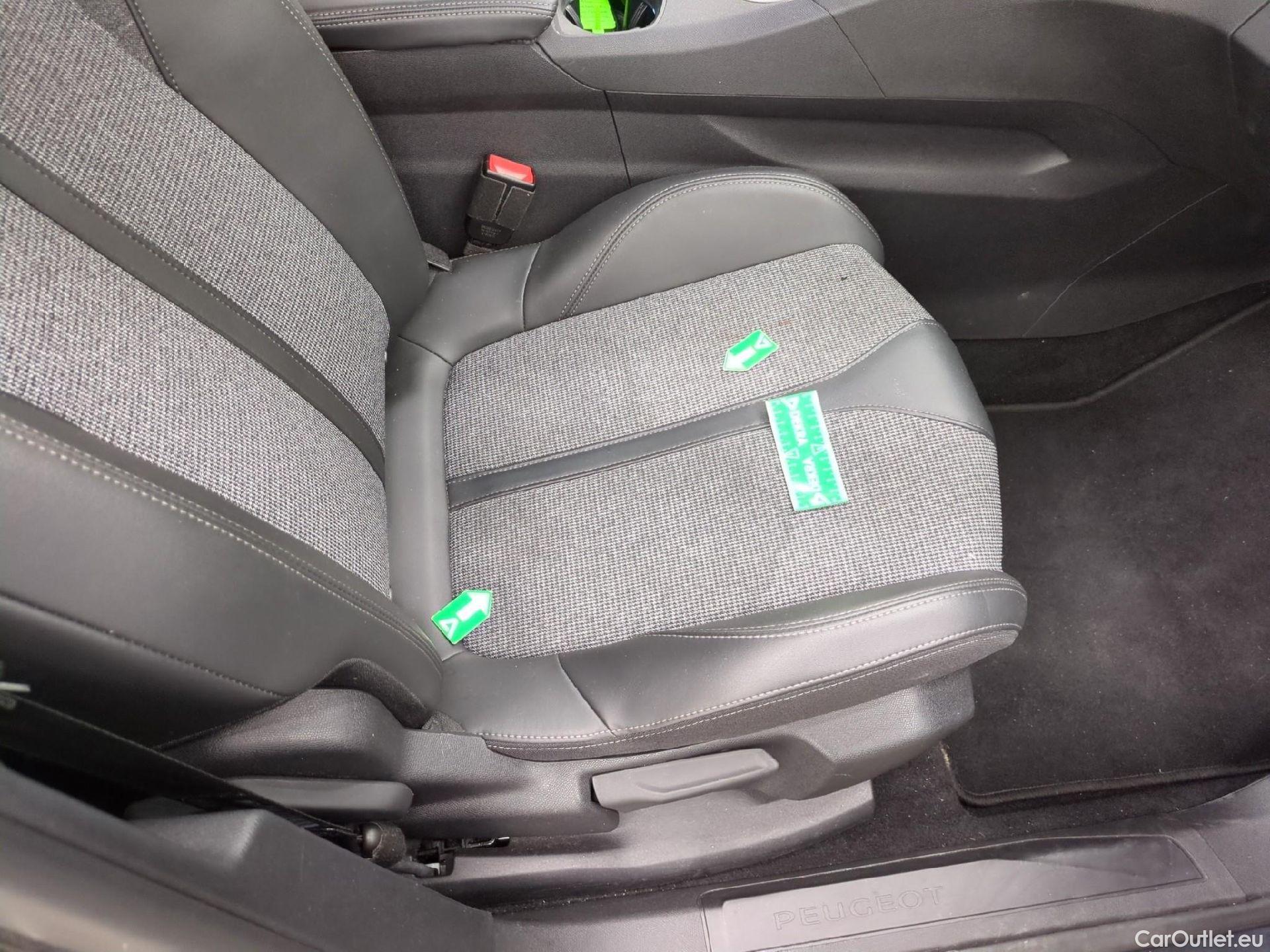  Peugeot  3008  Allure 1.2 PureTech 130CV E6d #1