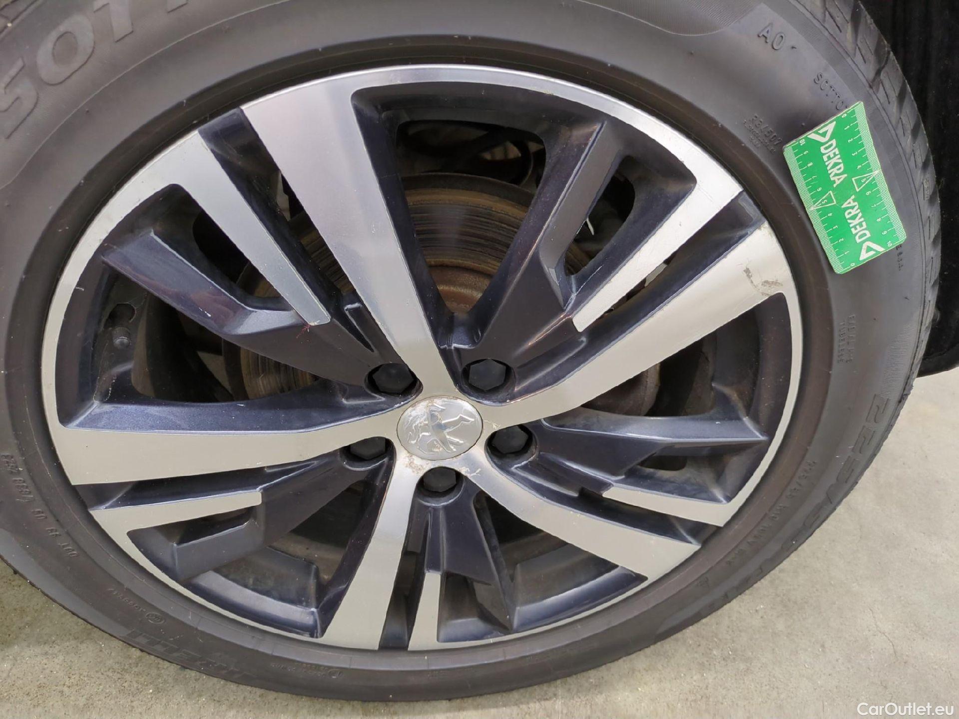  Peugeot  3008  Allure 1.2 PureTech 130CV E6d #19