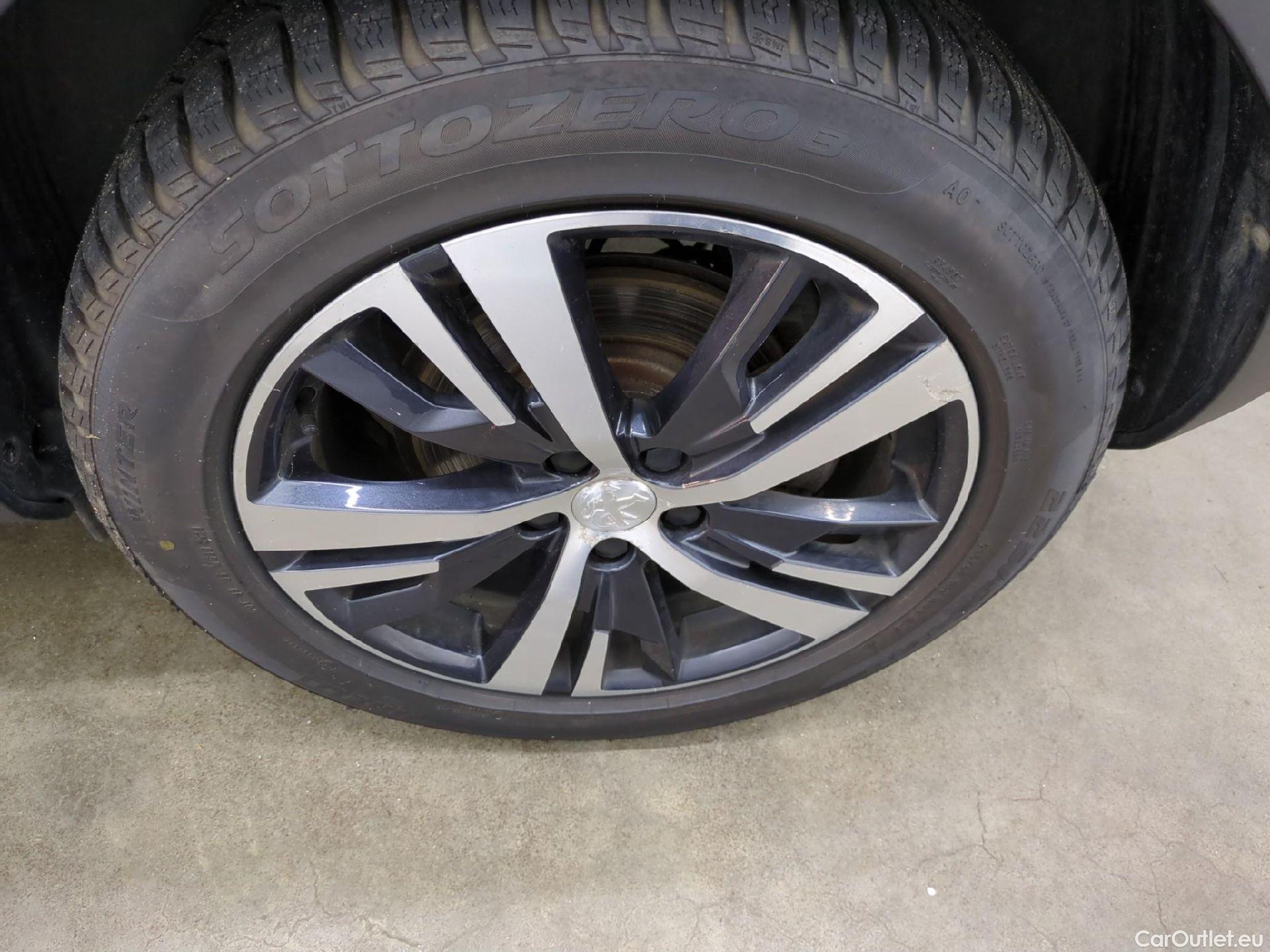  Peugeot  3008  Allure 1.2 PureTech 130CV E6d #16