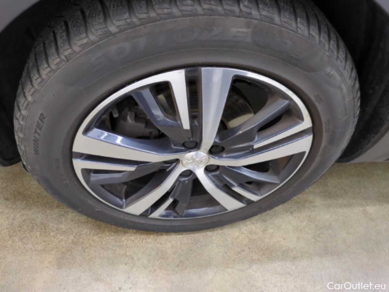  Peugeot  3008  Allure 1.2 PureTech 130CV E6d #15