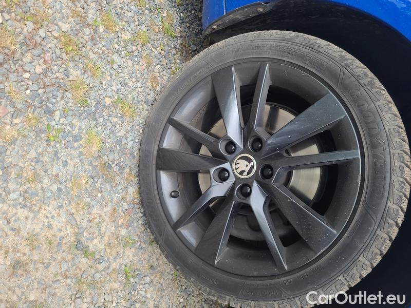  Skoda  Octavia  Combi  (5E5)(03.2017->) OctCom 2.0TSI 140 Style 4x4 AT #15