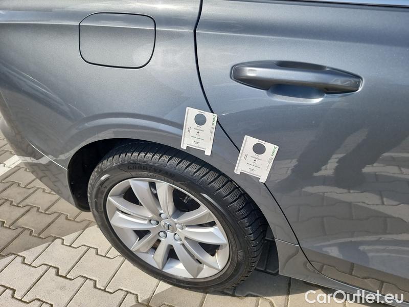  Volvo  V60  (2010)  B4 diesel Momentum Pro AT #3