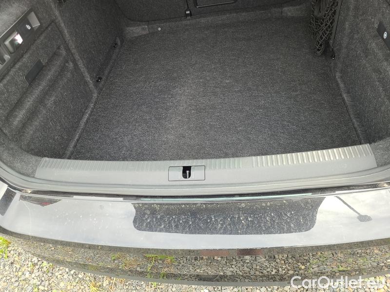  Skoda  Superb  (3V3)(2015) Supe.FL2.0TDI 140 Style 4x4 AT #14