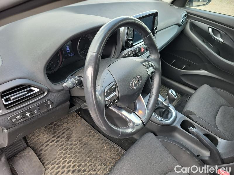  Hyundai  i30   cw (PD)(2017->)  kom.1.5T-GDI Family Smart #10