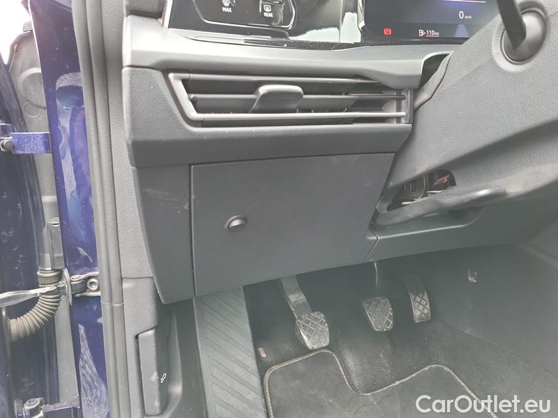  Volkswagen  Golf  VIII Variant (CG5) 2020 Var.2.0TDI 110 Style 5d #13