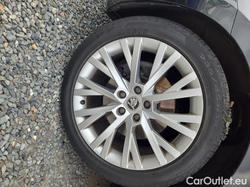  Skoda  Superb  (3V3)(2015) Supe.FL2.0TDI 140 Style 4x4 AT #3