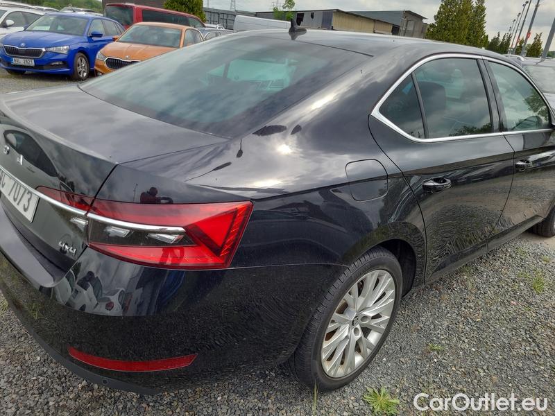 Skoda  Superb  (3V3)(2015) Supe.FL2.0TDI 140 Style 4x4 AT #8