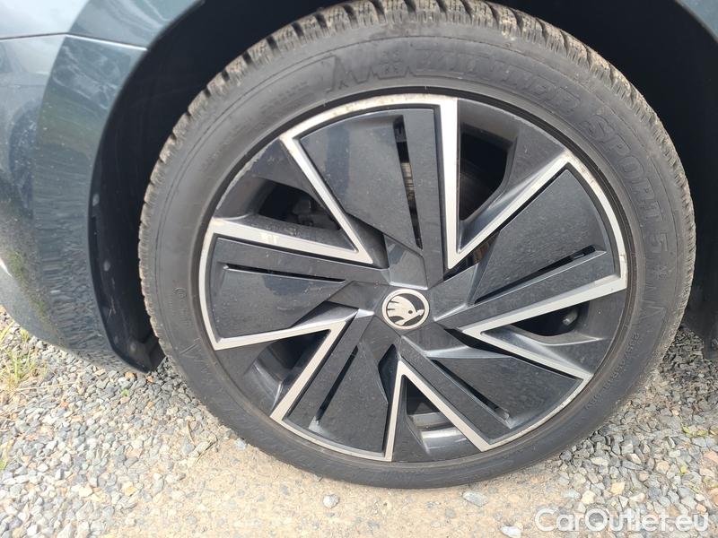  Skoda  Superb  Combi (3V5)(2015) Supe.com.2.0TDI 147 Style Aut #4