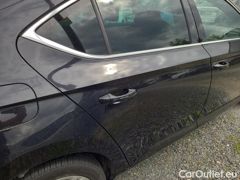  Skoda  Superb  (3V3)(2015) Supe.FL2.0TDI 140 Style 4x4 AT #10