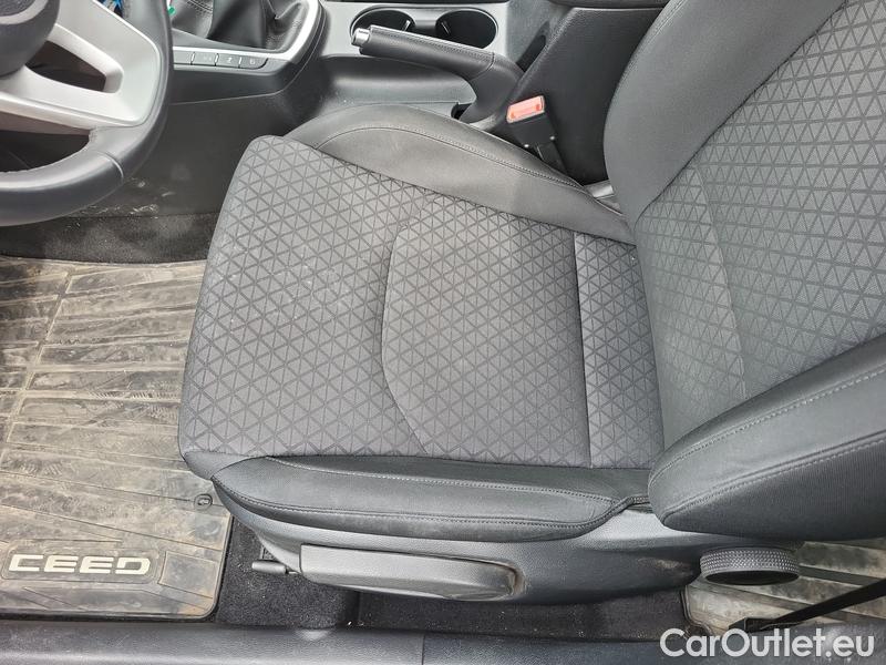  KIA  Cee'd Ceed Sportswagon (2018->) Ceed SW 1.5 T-GDI 118 Fresh #9