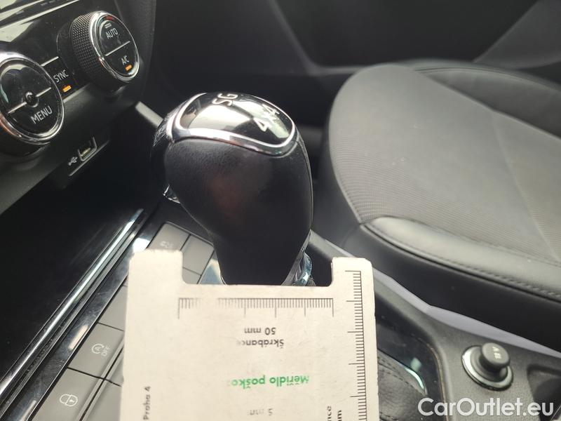  Skoda  Octavia  Combi  (5E5)(03.2017->) OctCom 2.0TSI 140 Style 4x4 AT #4