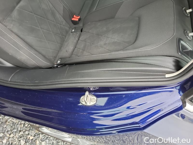  Volkswagen  Golf  VIII Variant (CG5) 2020 Var.2.0TDI 110 Style 5d #16