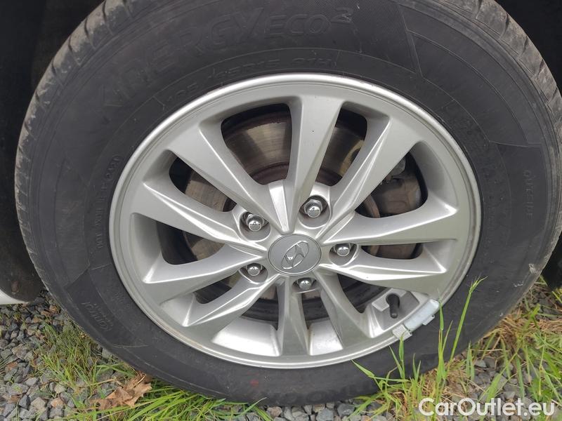  Hyundai  i30  (PD)(01.2017  ->)  1.5i CVVT 81 Comfort #18