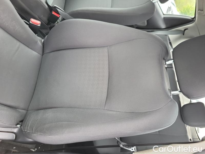  Toyota  Yaris  (2017->)  1.5 Hybrid e-CVT live AT #9