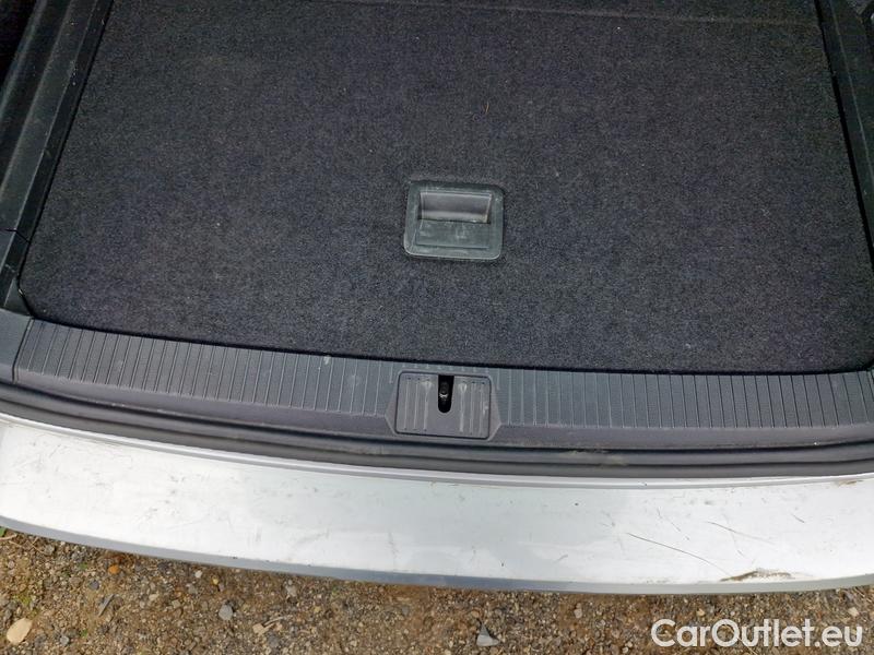 Volkswagen  Passat  Variant (CB5) (2019) Pas.Var.2.0TDI 110 Elegance #19
