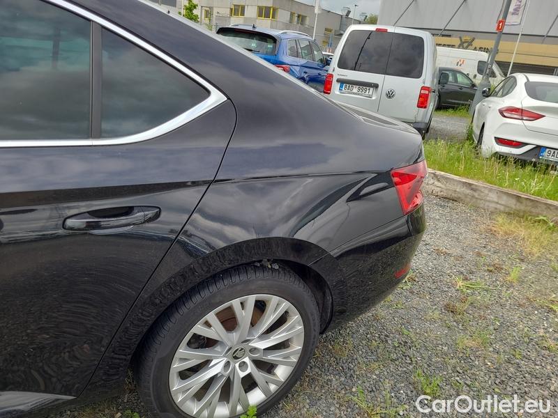  Skoda  Superb  (3V3)(2015) Supe.FL2.0TDI 140 Style 4x4 AT #6