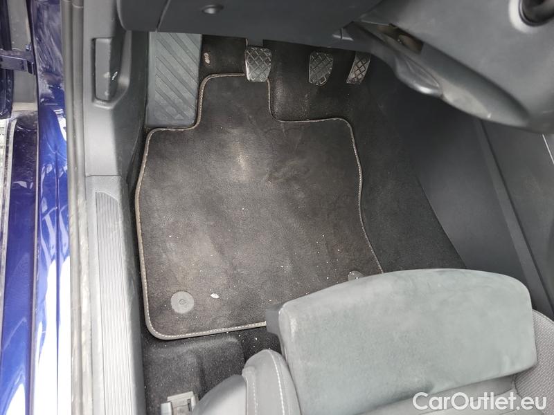  Volkswagen  Golf  VIII Variant (CG5) 2020 Var.2.0TDI 110 Style 5d #11